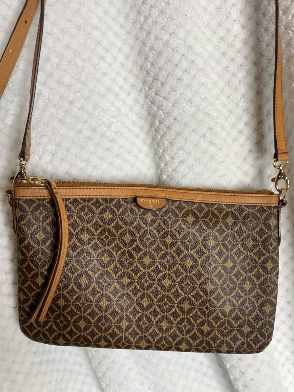 Fossil Sydney Brown and Tan Pattern Logo Crossbody Bag Purse
